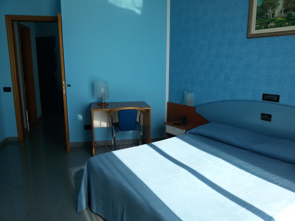 Hotel Ristorante Miramare Marina di Gioiosa Ionica Zimmer foto