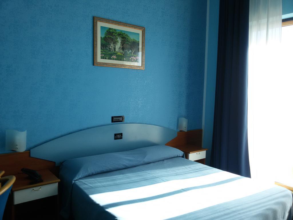 Hotel Ristorante Miramare Marina di Gioiosa Ionica Zimmer foto