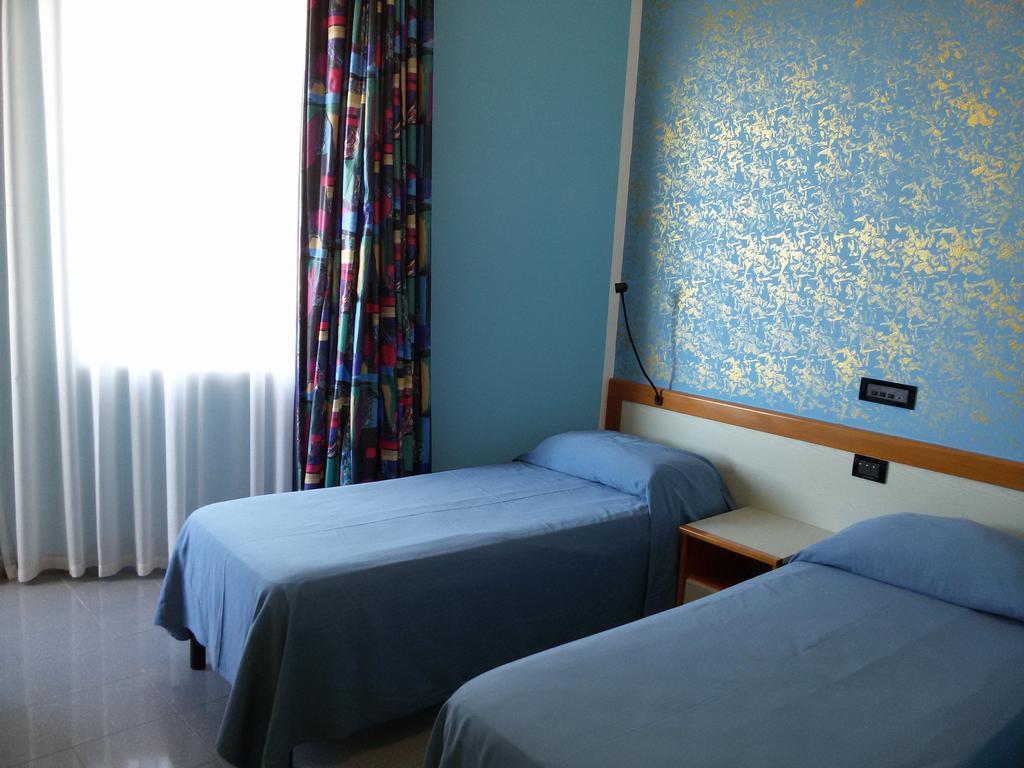 Hotel Ristorante Miramare Marina di Gioiosa Ionica Zimmer foto
